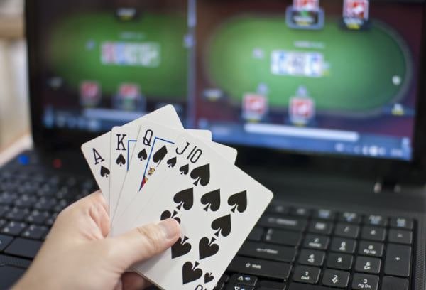 Bangladesh users exploring Pirate Gold slot content on 11 bit mobile layout